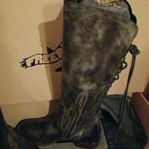 Freebird Stag black size 9 boots